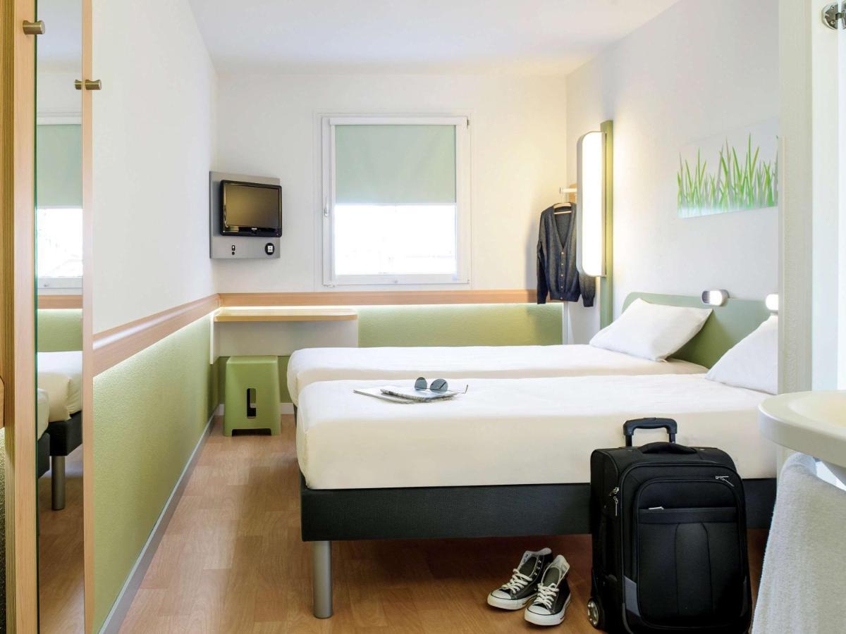 Ibis Budget Newport Exterior foto