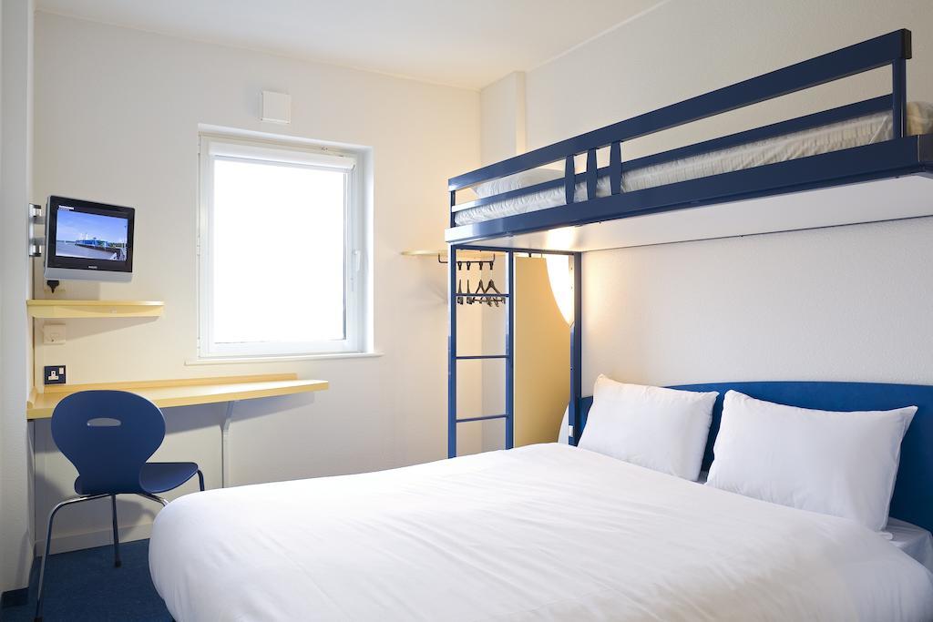 Ibis Budget Newport Exterior foto