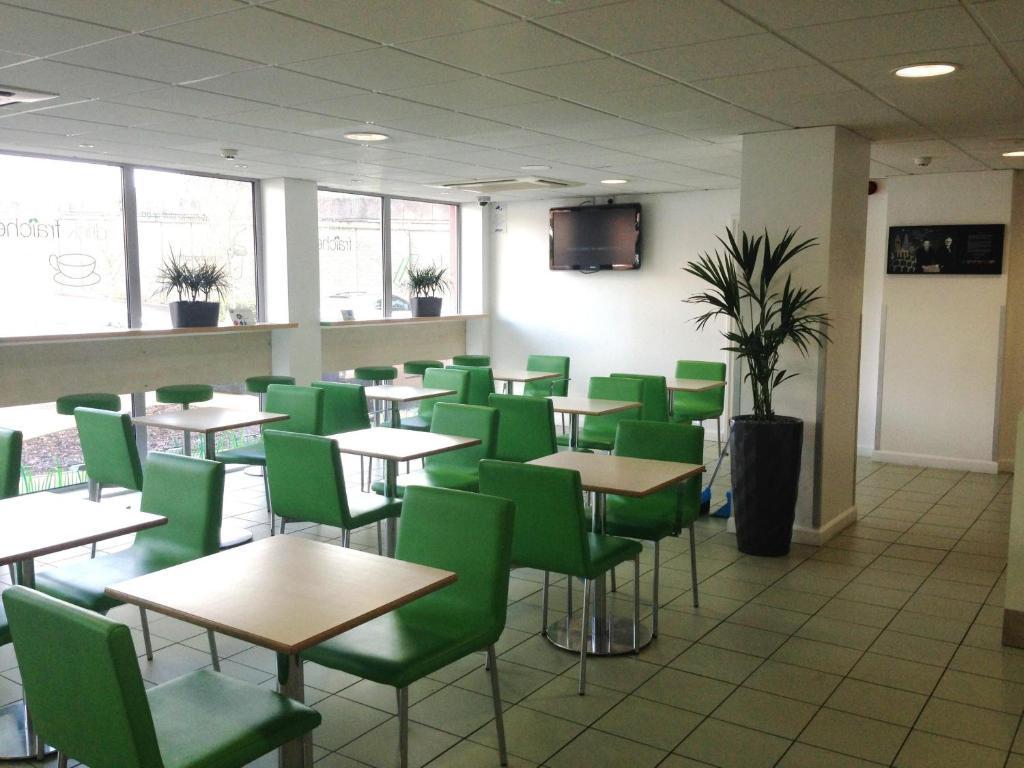 Ibis Budget Newport Exterior foto