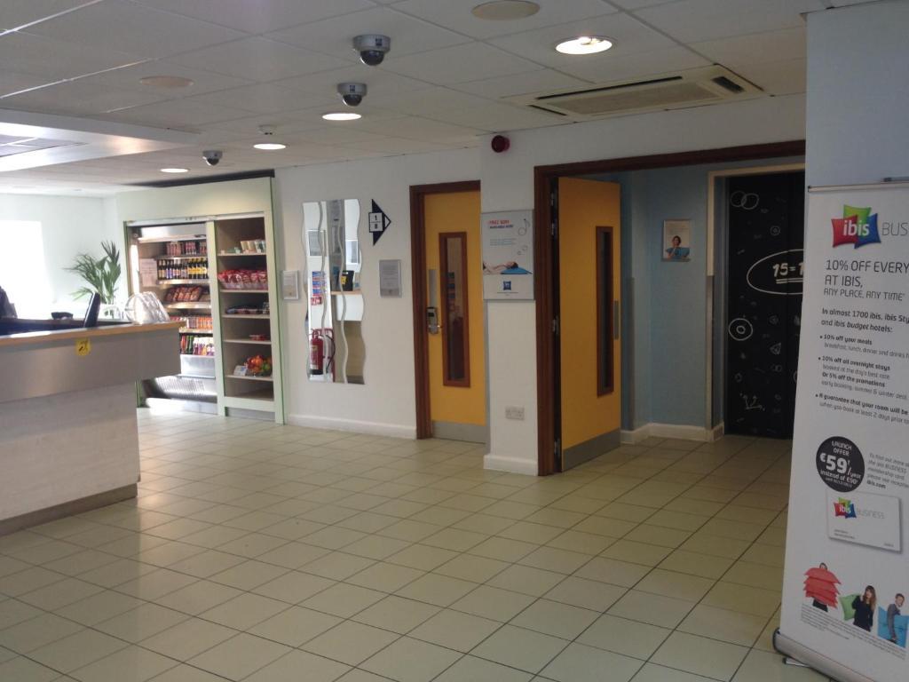 Ibis Budget Newport Exterior foto