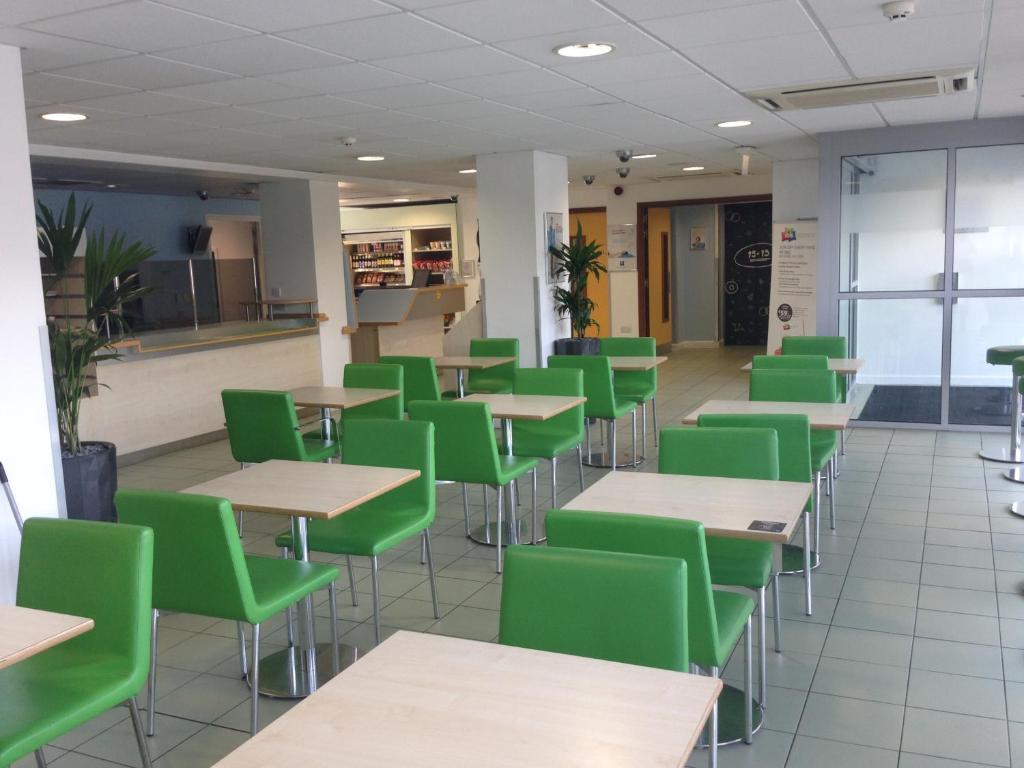 Ibis Budget Newport Exterior foto