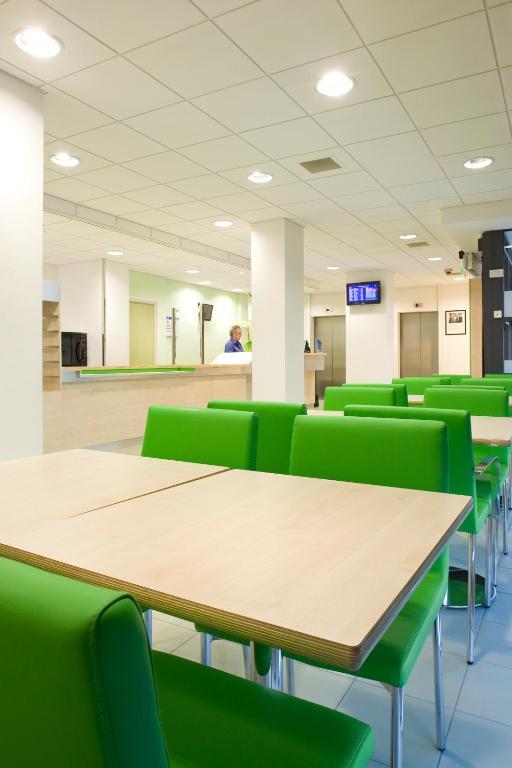 Ibis Budget Newport Exterior foto
