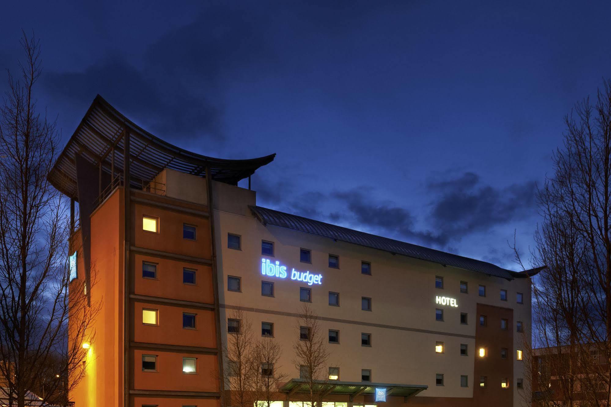 Ibis Budget Newport Exterior foto