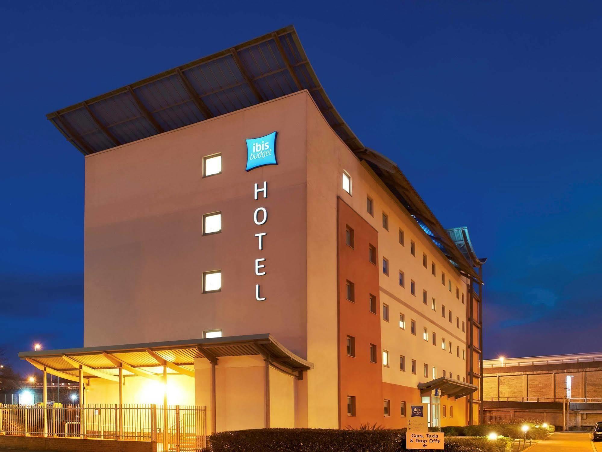 Ibis Budget Newport Exterior foto